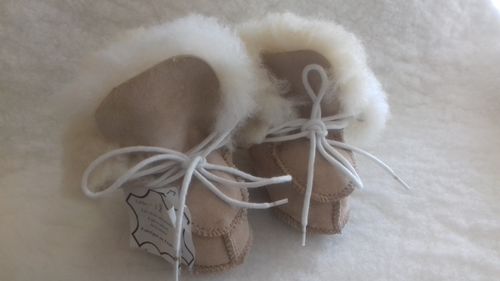 Baby slippers with laces